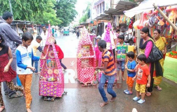 Rain disrupts Rath-Yatra 2016 : Showers spoil pilgrimsâ€™ celebrations